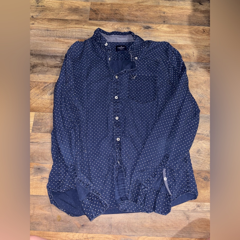 American Eagle Outfitters Blue and White Casual Button Down Shirt
